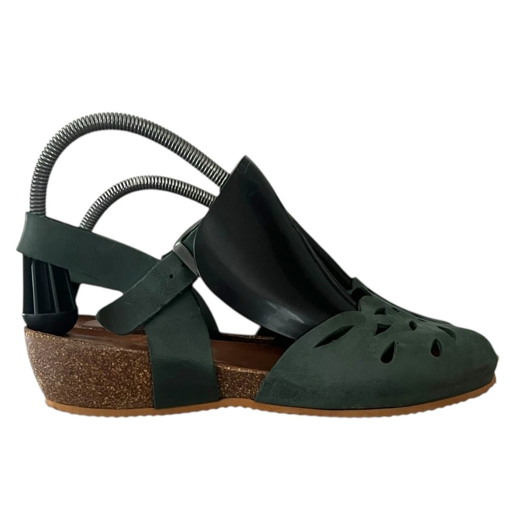 DNA Footwear Green Leather Laser Cut Floral Cork Wedge Sandals Womens 40 EU